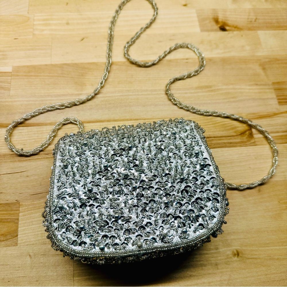 La Regale Clutch Crossbody Purse Metallic Beaded Silver Evening Accessory - Picture 7 of 13